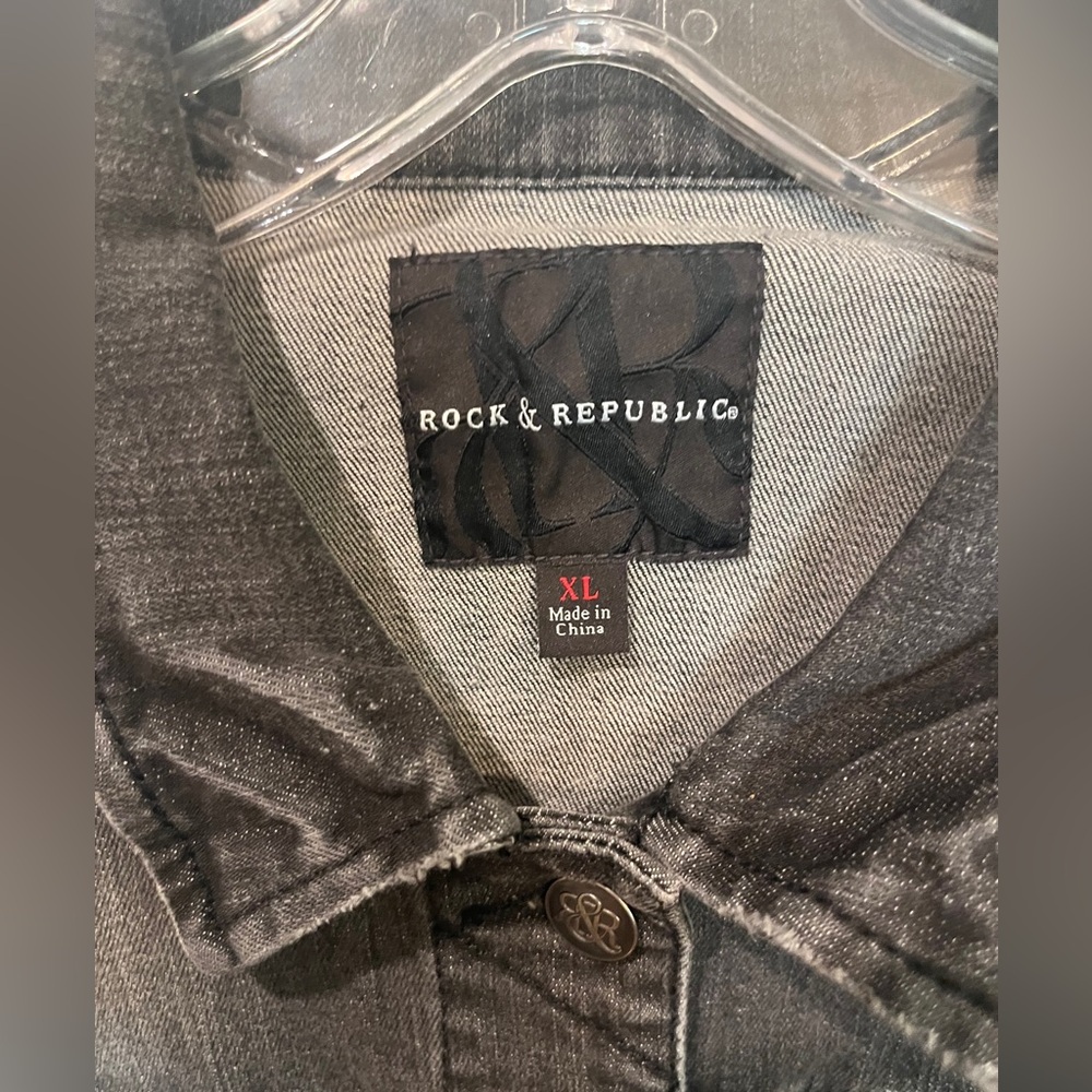 Rock & Republic distressed Charcoal/black American flag Denim Jacket. - Picture 3 of 8